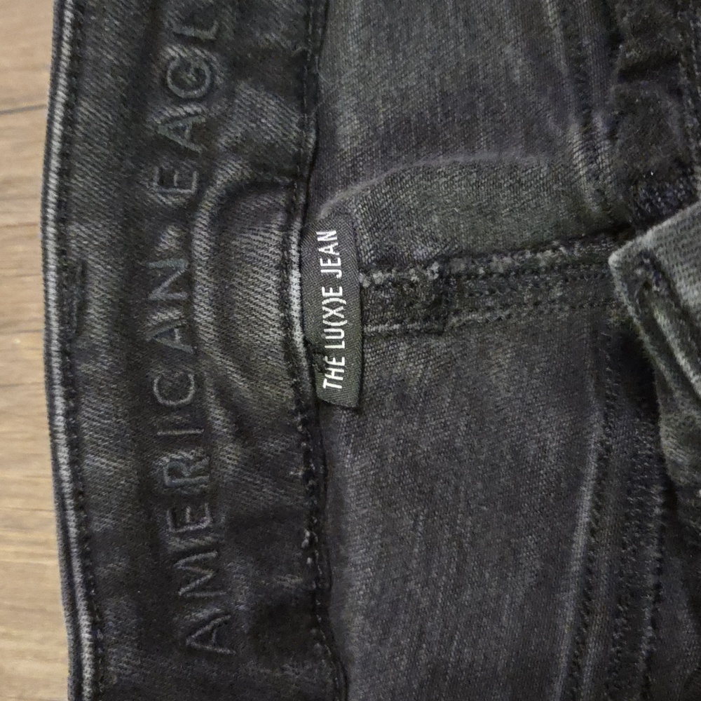 AEO • Black Distressed Skinny Jeans - Picture 7 of 8